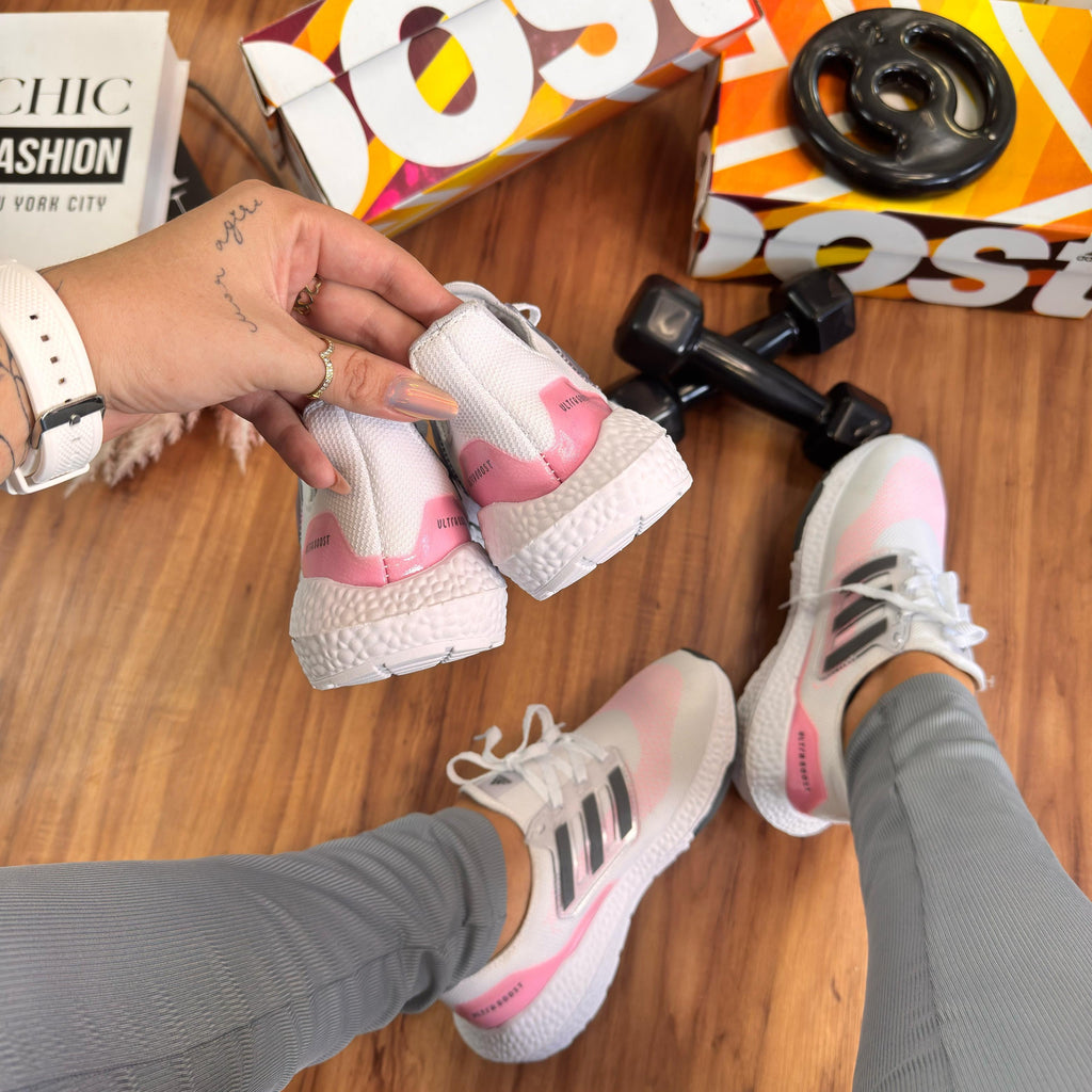 Tênis Adidas Ultra Boost - Premium